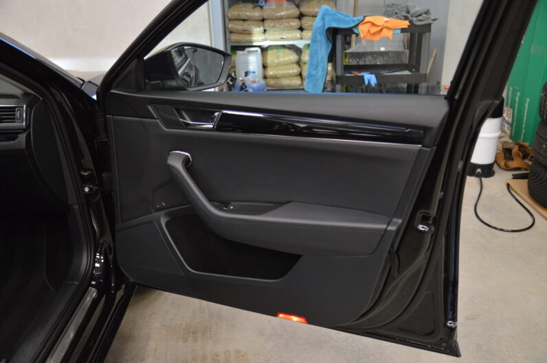 Škoda Superb Combi 2.0 TDI DSG